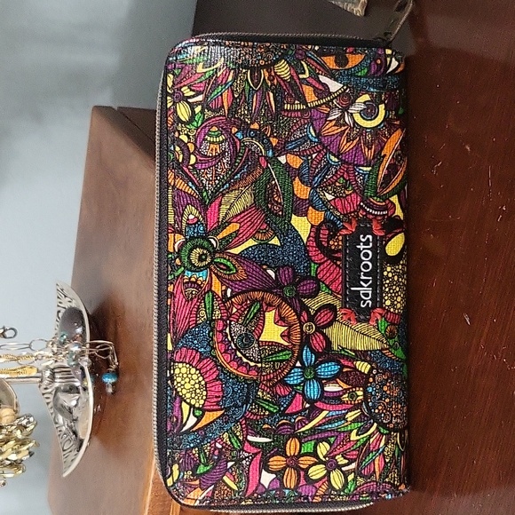 Sakroots Wallet - Picture 3 of 8